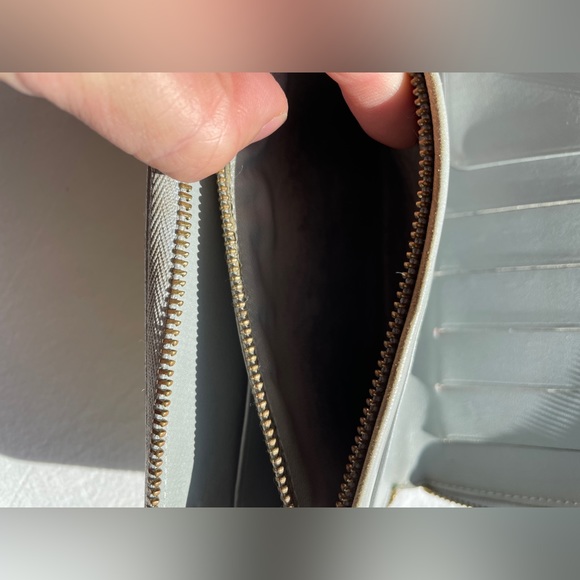 Louis Vuitton Silver-Green Monogram Vernis Zippy Organizer Wallet Zip Around - Picture 9 of 10